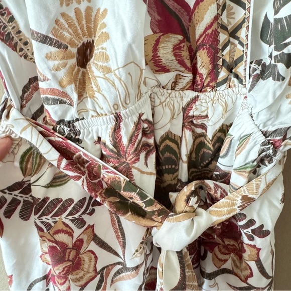 NWT Cupshe Geo Floral Short Sleeve Romper Size S - Picture 4 of 11